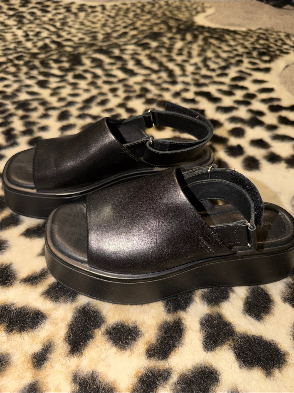VAGABOND Black Platform Leather Slingback Sandals